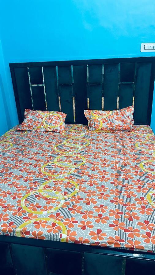 Tandon Lodge On The Ganga Ghat Homestay فاراناسي المظهر الخارجي الصورة