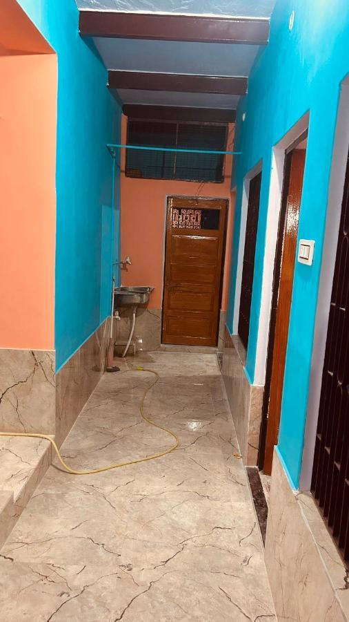 Tandon Lodge On The Ganga Ghat Homestay فاراناسي المظهر الخارجي الصورة