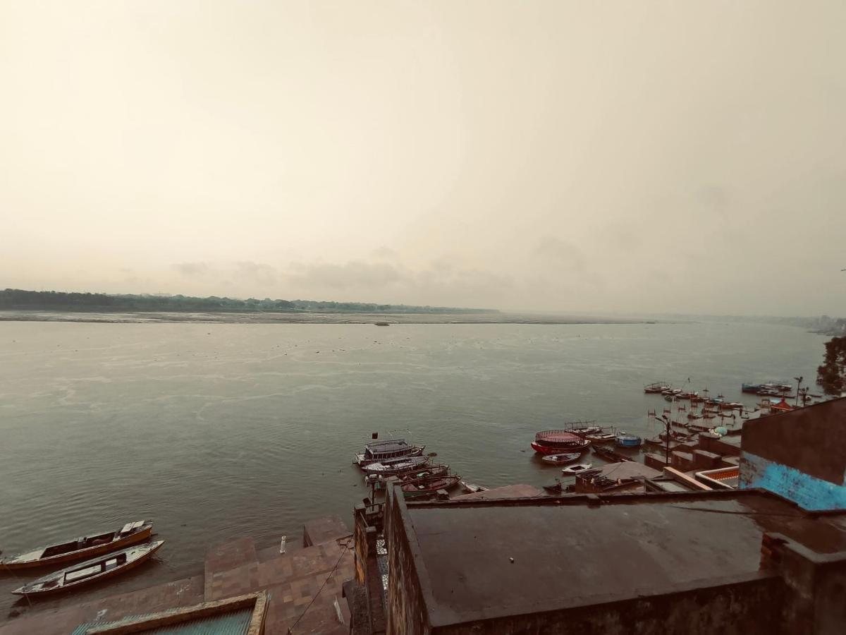 Tandon Lodge On The Ganga Ghat Homestay فاراناسي المظهر الخارجي الصورة