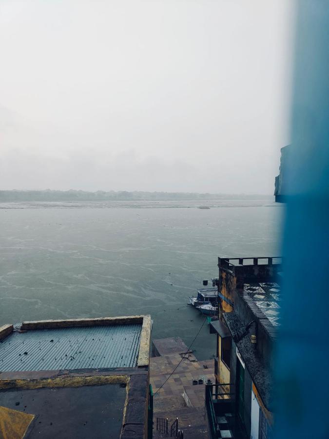 Tandon Lodge On The Ganga Ghat Homestay فاراناسي المظهر الخارجي الصورة