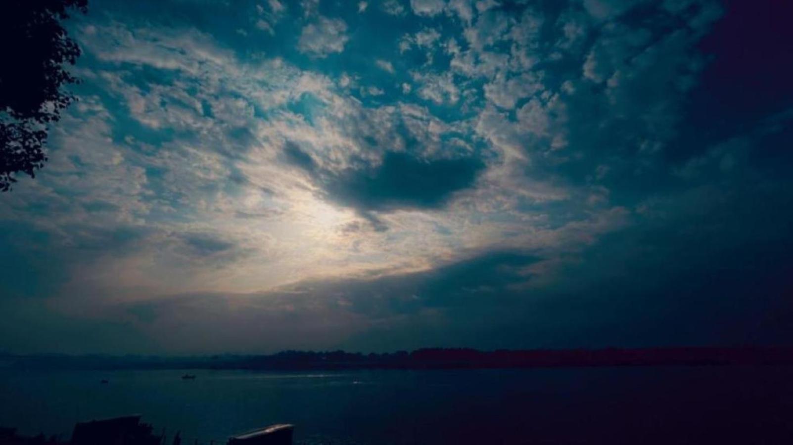 Tandon Lodge On The Ganga Ghat Homestay فاراناسي المظهر الخارجي الصورة