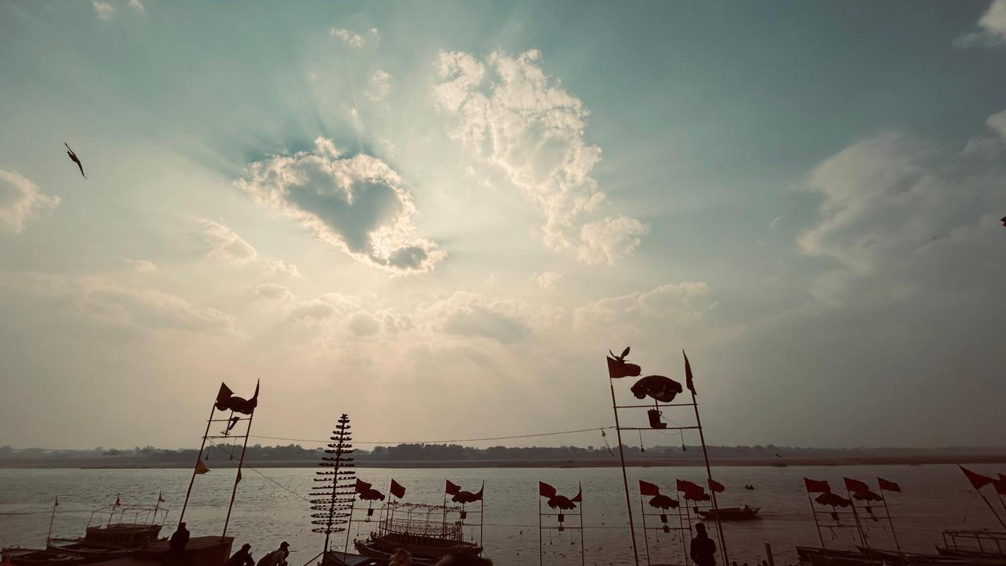 Tandon Lodge On The Ganga Ghat Homestay فاراناسي المظهر الخارجي الصورة
