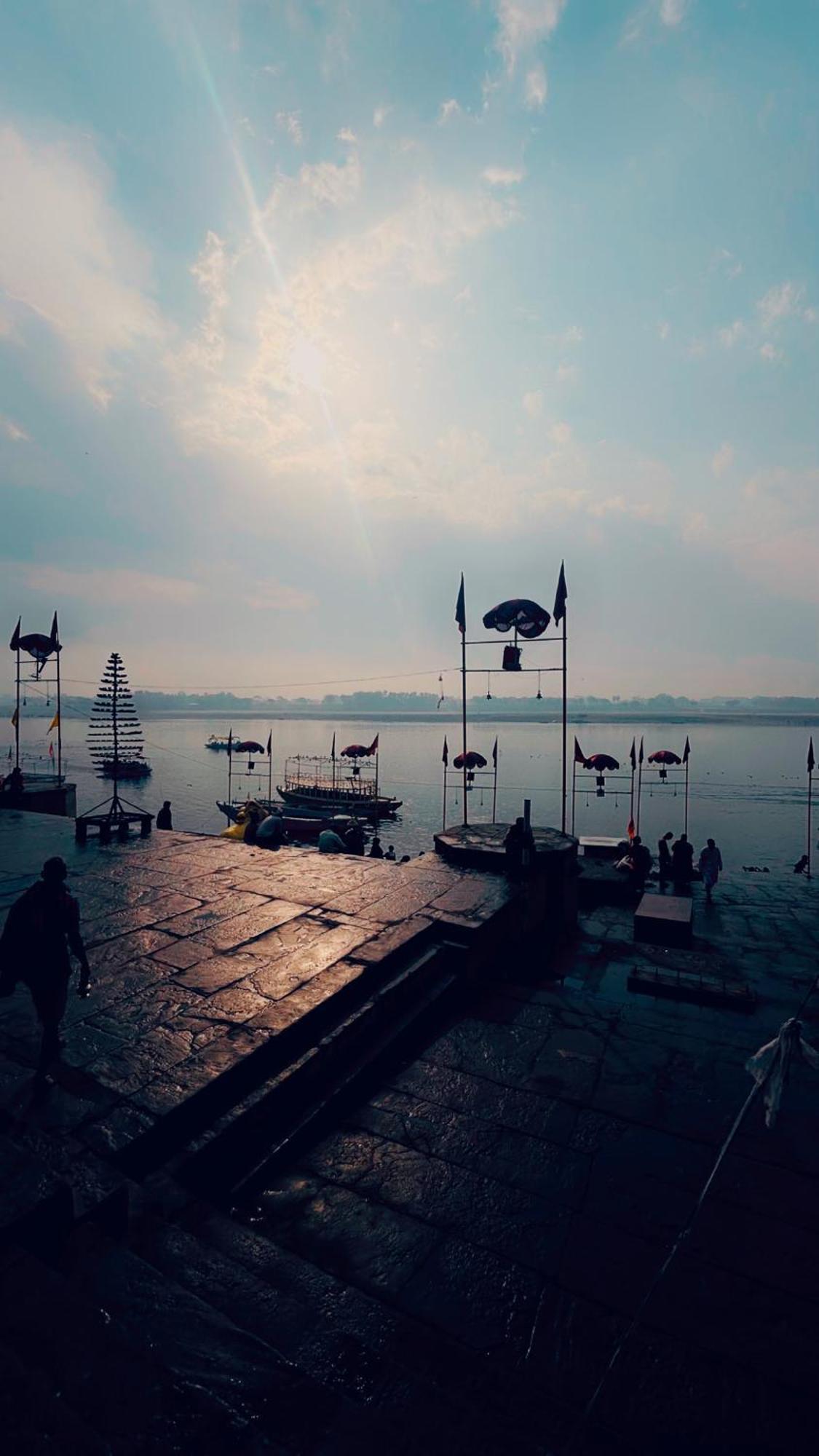 Tandon Lodge On The Ganga Ghat Homestay فاراناسي المظهر الخارجي الصورة