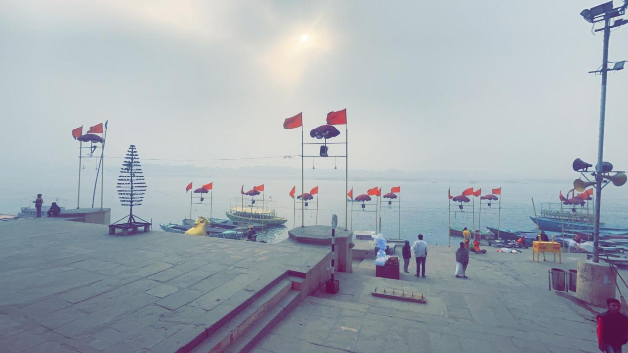 Tandon Lodge On The Ganga Ghat Homestay فاراناسي المظهر الخارجي الصورة
