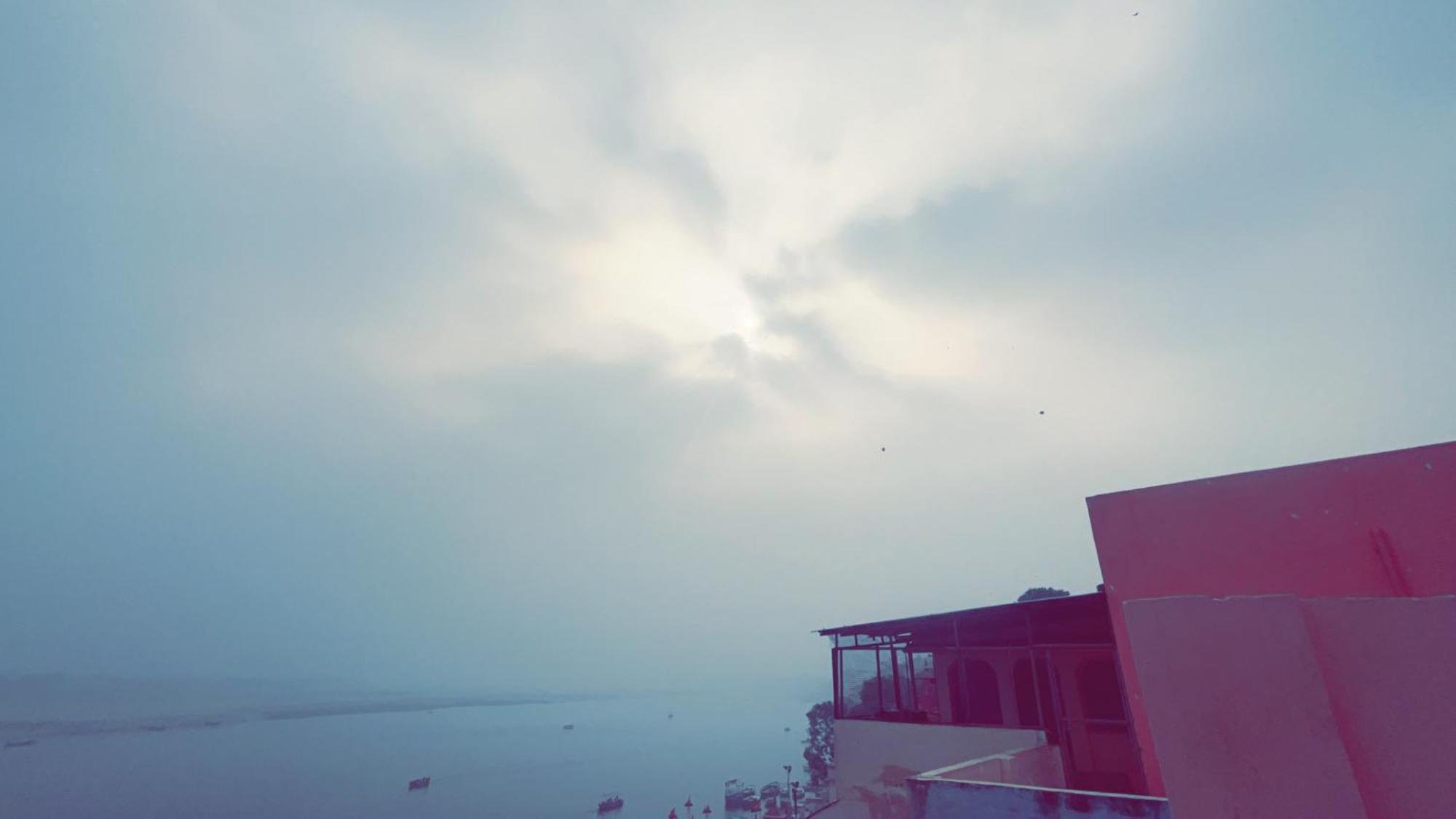 Tandon Lodge On The Ganga Ghat Homestay فاراناسي المظهر الخارجي الصورة