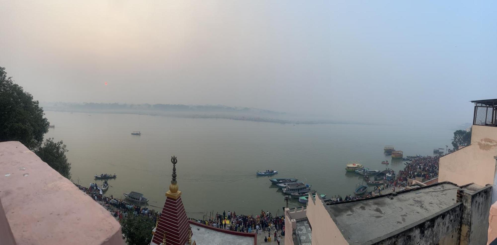 Tandon Lodge On The Ganga Ghat Homestay فاراناسي المظهر الخارجي الصورة