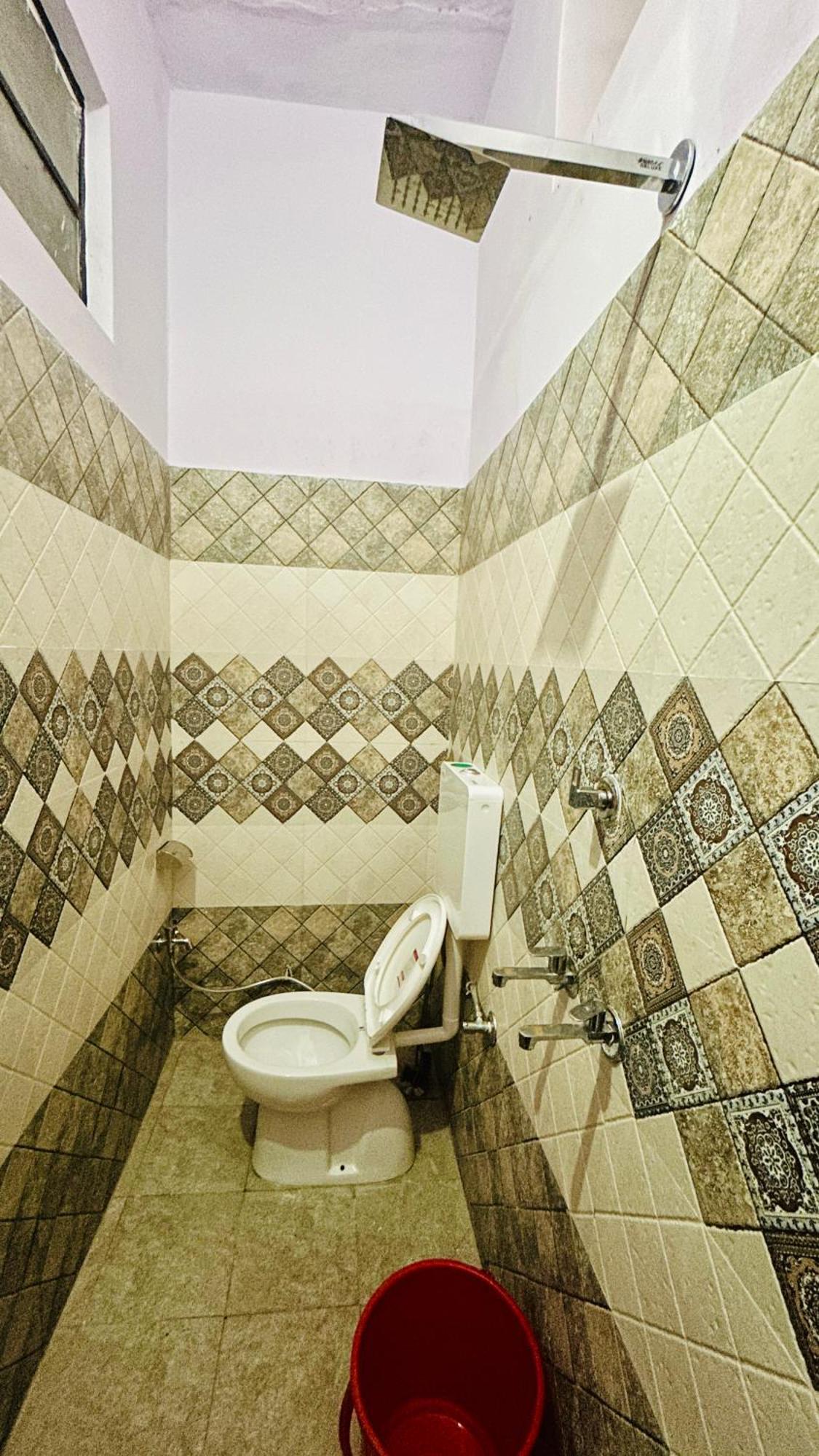Tandon Lodge On The Ganga Ghat Homestay فاراناسي المظهر الخارجي الصورة
